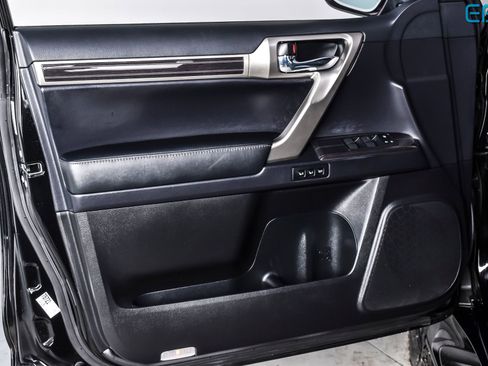 Used 2021 Lexus GX 460 Premium w/ Premium Plus Package image 17