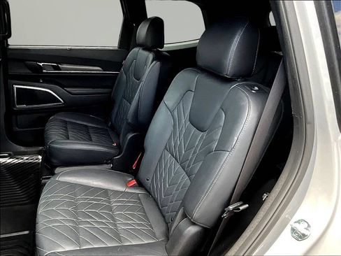 Used 2025 Kia Telluride AWD image 23