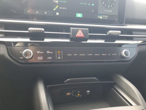 New 2026 Kia Sportage LX FWD image 22