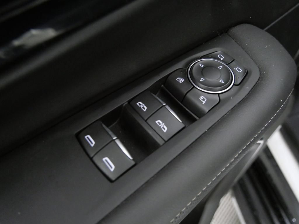 Used 2025 Chevrolet Suburban Premier w/ Sun And Tow Package AWD/4WD image 15