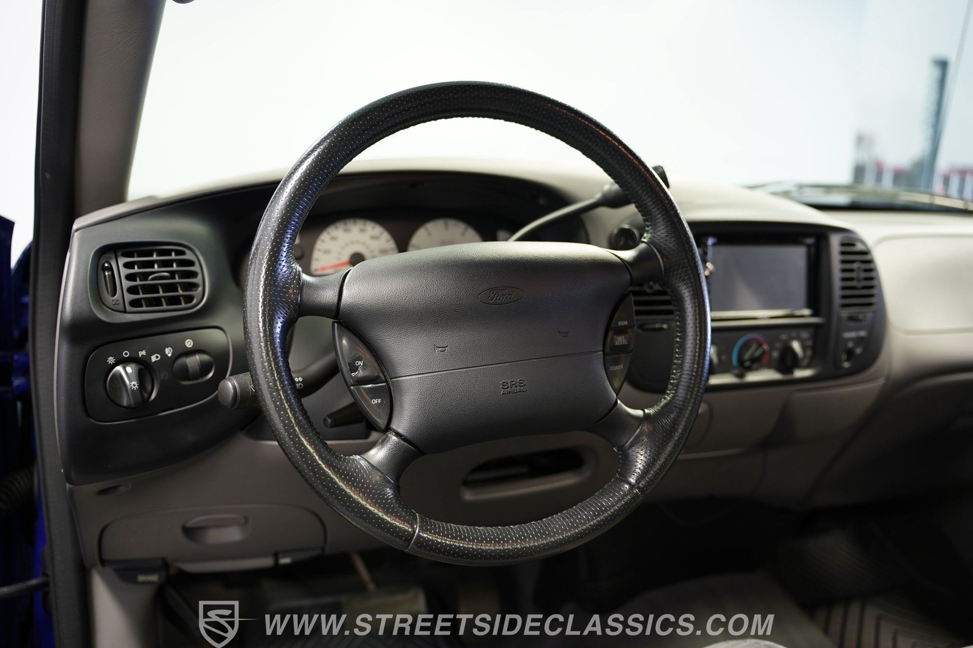 Used 2003 Ford F150 Lightning RWD image 40