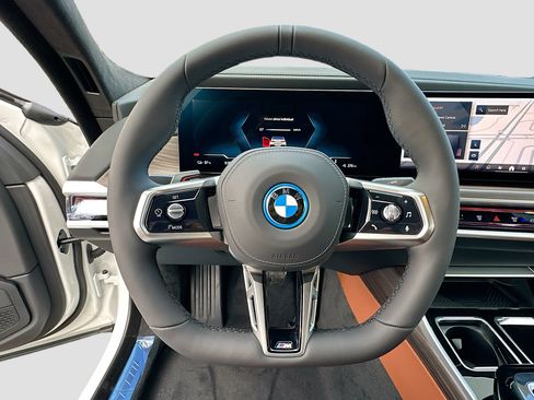 New 2025 BMW i7 xDrive60 image 10