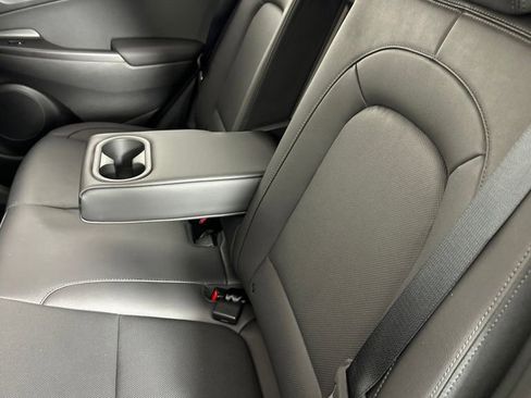 Used 2022 Hyundai Kona Limited AWD/4WD image 17