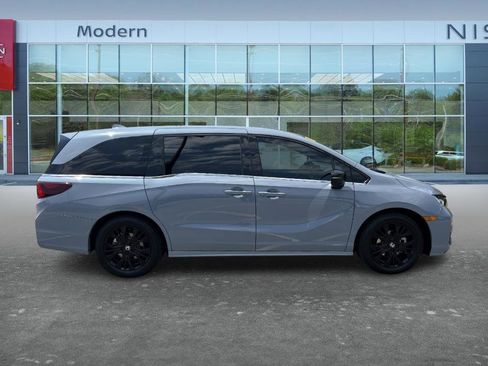Used 2025 Honda Odyssey Sport-L image 4