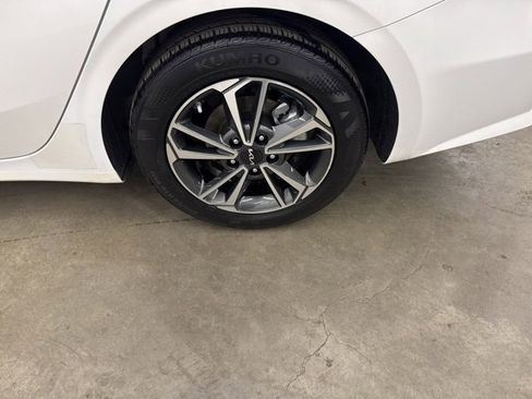 Used 2023 Kia Forte LXS w/ LXS Technology Package image 16