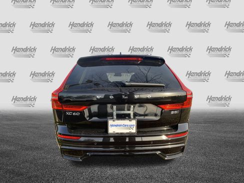 Used 2025 Volvo XC60 B5 Plus image 9