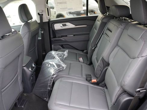 New 2026 Ford Explorer Active w/ Active Comfort Package image 11