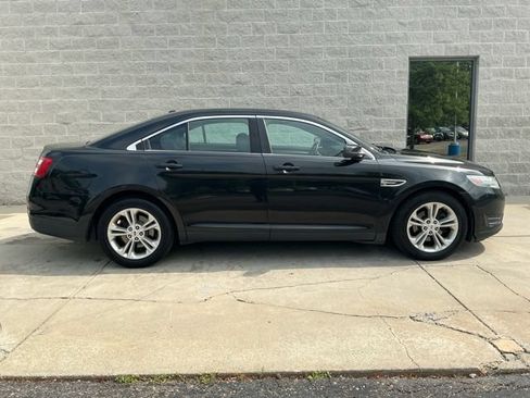 Used 2013 Ford Taurus SEL FWD image 9