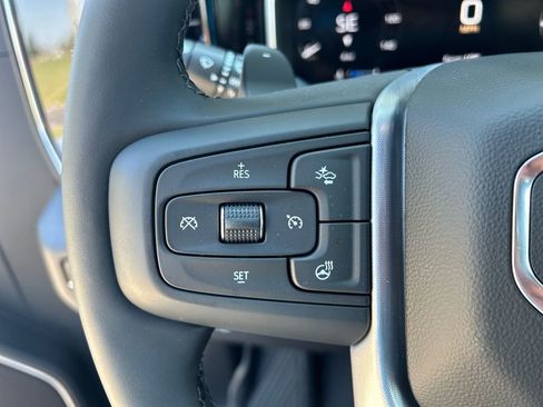 New 2026 GMC Sierra 1500 Elevation w/ LPO, Elevation Black Package AWD/4WD image 17