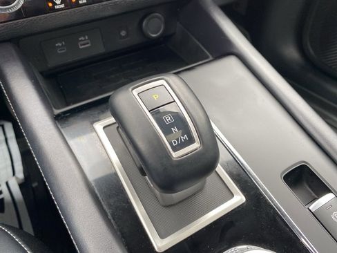 Used 2024 Mitsubishi Outlander AWD image 19