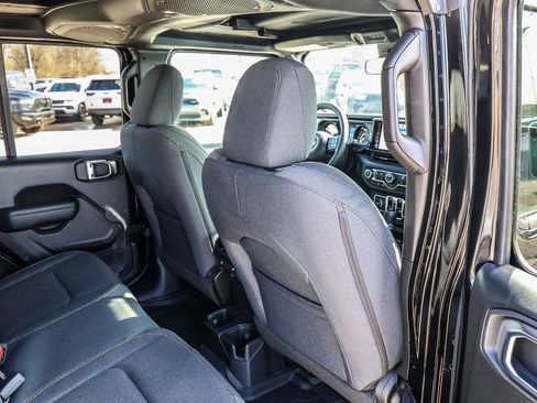 Used 2025 Jeep Wrangler Unlimited Sport AWD/4WD image 32