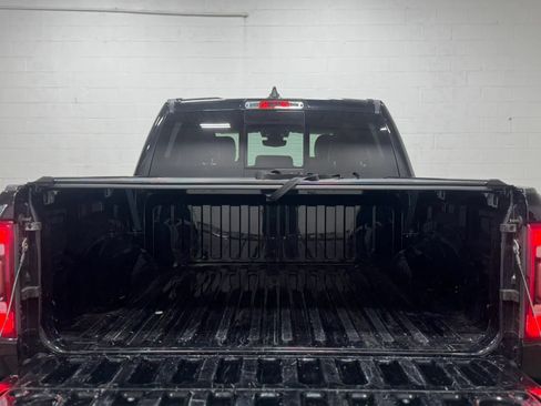 Used 2019 RAM 1500 Laramie AWD/4WD image 5