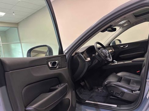 Used 2022 Volvo XC60 B6 Inscription w/ Climate Package image 23
