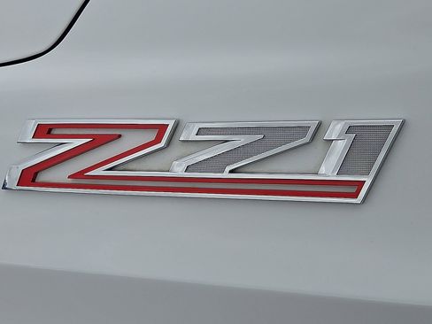 Used 2022 Chevrolet Tahoe Z71 w/ Z71 Off-Road Package AWD/4WD image 9