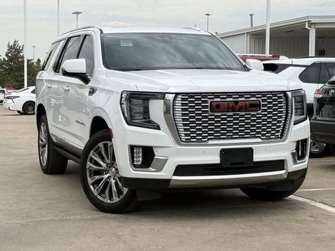 Used 2021 GMC Yukon Denali w/ Denali Premium Package AWD/4WD image 2