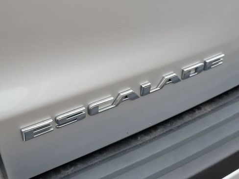Used 2015 Cadillac Escalade Luxury AWD/4WD image 40