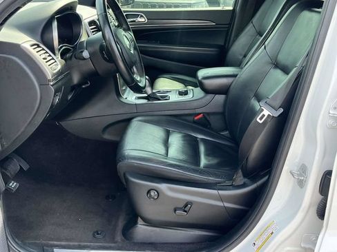 Used 2018 Jeep Grand Cherokee Limited AWD/4WD image 13
