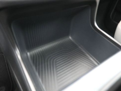 Used 2025 Ford Expedition Active image 19