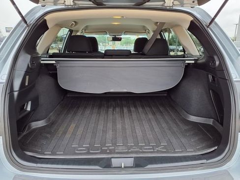Used 2017 Subaru Outback 2.5i Premium AWD/4WD image 8