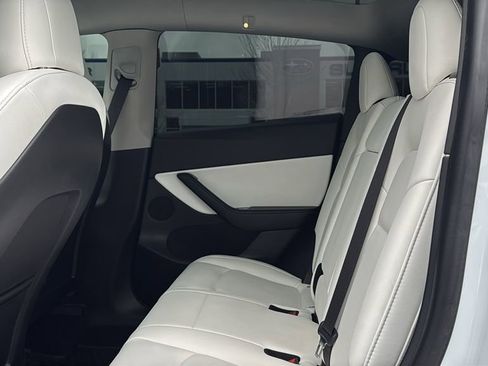 Used 2021 Tesla Model Y Long Range image 20