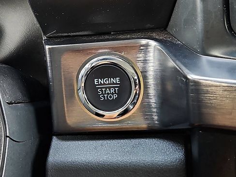 Used 2025 Ford F450 Lariat w/ Lariat Ultimate Package AWD/4WD image 27