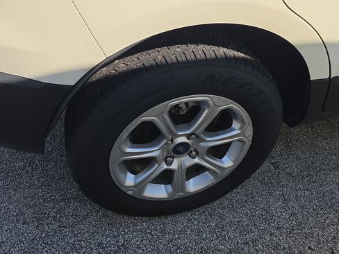 Used 2021 Ford EcoSport SE w/ SE Convenience Package image 7