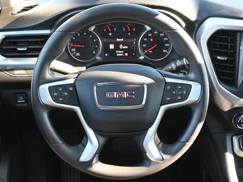 Used 2023 GMC Acadia SLE w/ Driver Convenience Package image 14