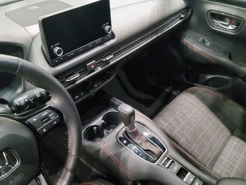 Certified 2025 Honda HR-V Sport image 16