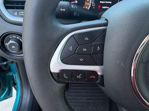 Used 2020 Jeep Renegade Latitude image 12