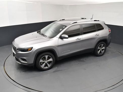 Used 2019 Jeep Cherokee Limited image 15