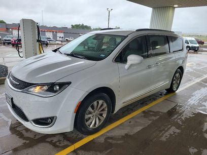 Used 2017 Chrysler Pacifica Touring-L