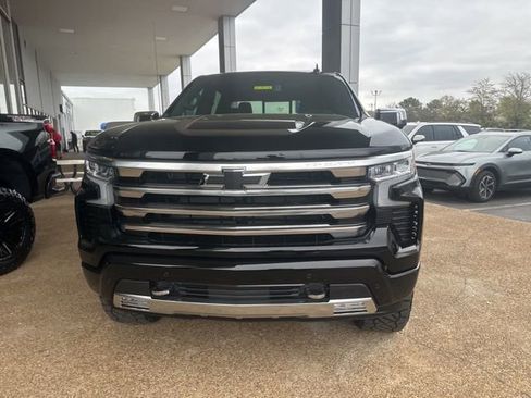 New 2026 Chevrolet Silverado 1500 High Country w/ LPO, Dark Essentials Package image 8