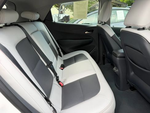 Used 2018 Chevrolet Bolt Premier w/ Driver Confidence II Package FWD image 21