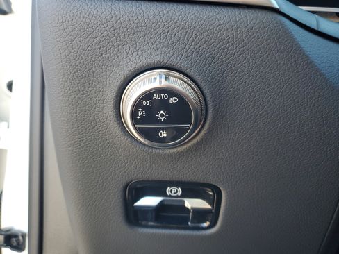 Certified 2025 Mercedes-Benz GLC 300 image 33