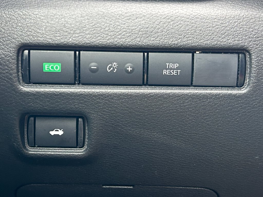 Used 2025 Nissan Sentra SV FWD image 27