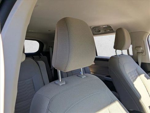 Used 2021 Ford Explorer XLT image 19