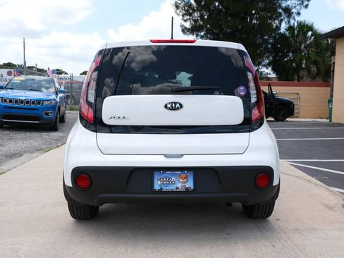 Used 2018 Kia Soul FWD image 6
