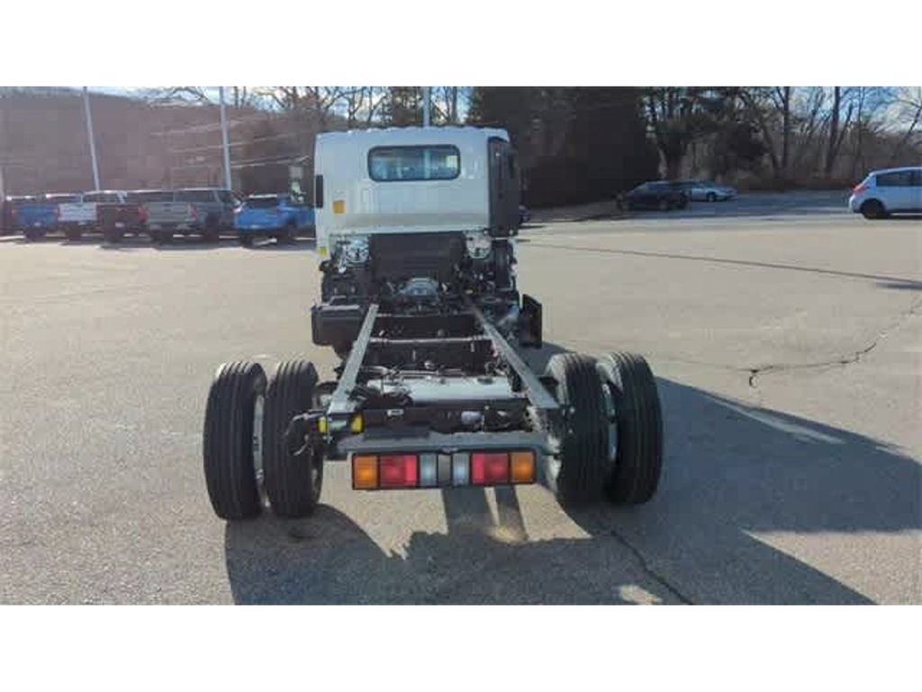 Used 2024 Chevrolet Low Cab Forward 4500 XD RWD image 37