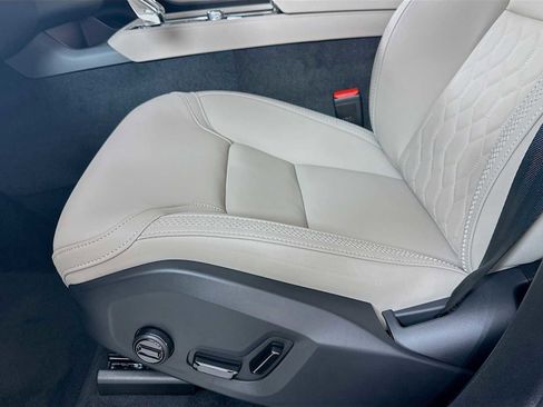 New 2026 Volvo XC90 B5 Core image 18