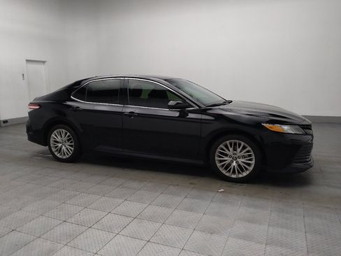 Used 2019 Toyota Camry XLE image 11