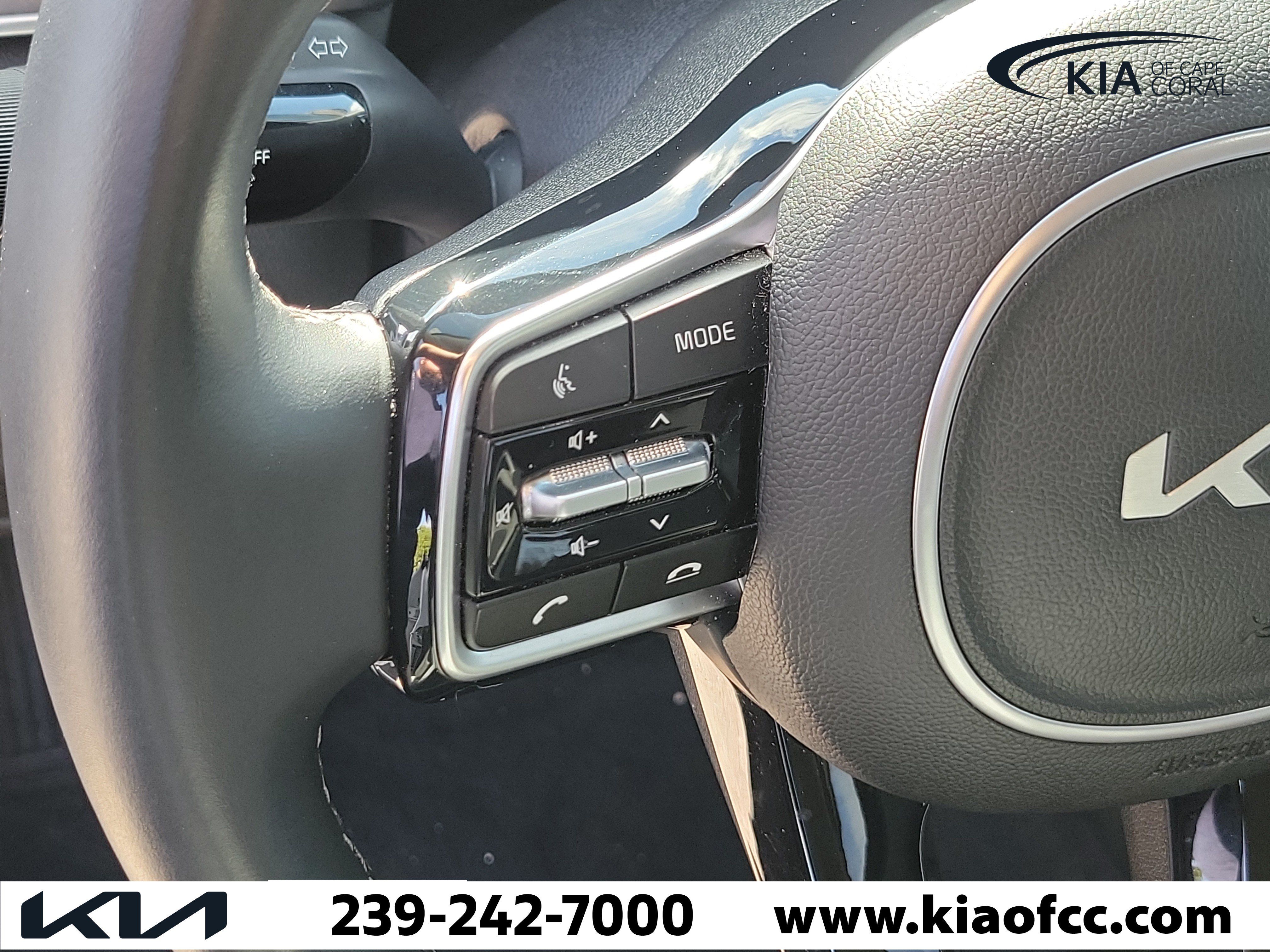Certified 2023 Kia Sorento SX FWD image 27