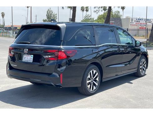 Used 2026 Honda Odyssey EX-L image 6