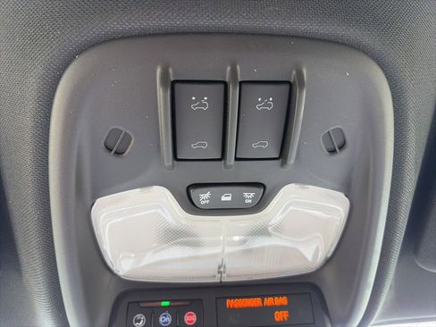 Used 2024 Chevrolet Colorado ZR2 w/ Technology Package AWD/4WD image 17
