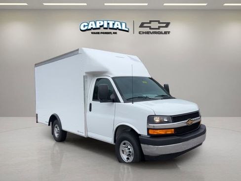 New 2025 Chevrolet Express 3500 Work Van w/ Power Convenience Package image 7