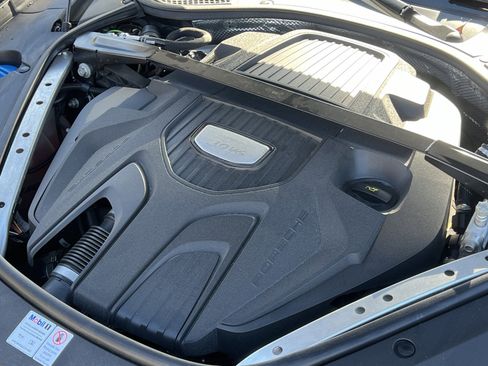 Certified 2020 Porsche Panamera Edition image 34