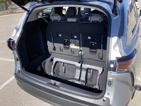 Certified 2025 Toyota Sienna XLE image 22