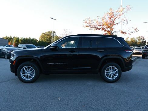 New 2025 Jeep Grand Cherokee Laredo X w/ Trailer Tow Package image 9
