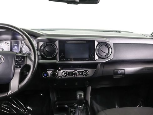Used 2016 Toyota Tacoma TRD Off-Road w/ Towing Package AWD/4WD image 32