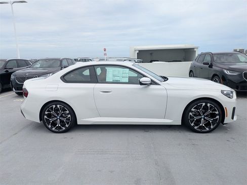 New 2025 BMW 230i Coupe w/ Convenience Package image 3