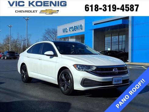 Used 2022 Volkswagen Jetta SE w/ Panoramic Sunroof Package image 1